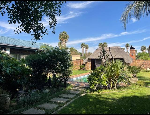4 BEDROOM HOUSE FOR SALE IN VANDERBIJLPARK SE 4